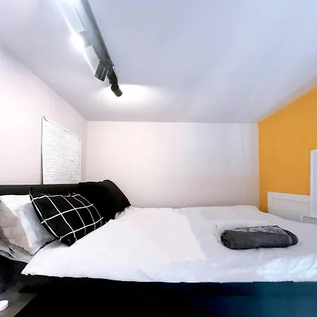 Privatunterkunft B&B Pizza Room Twin Room Near Navigli Milan *