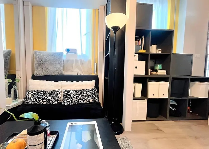 Privat bolig B&B Pizza Room Twin Room Near Navigli Milan